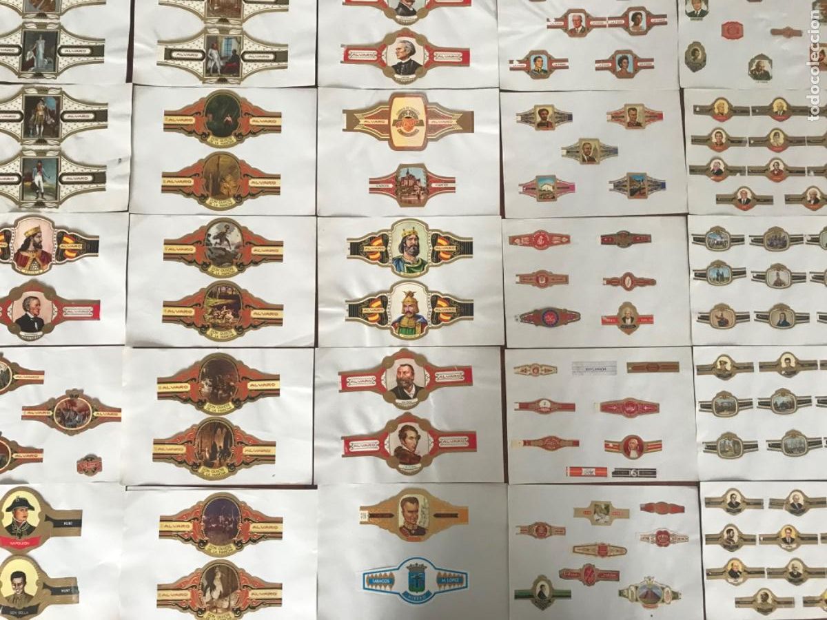 Collection cigar bands: Colecci&oacute;n de 400 vitolas de puros, montadas en cuartillas de papel