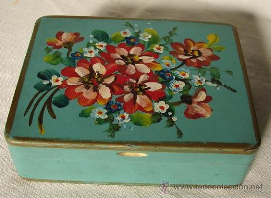 Coleccionismo: CAJA DE MADERA ANTIGUA, PINTADA A MANO, MUY BUENA.