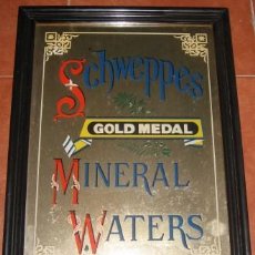 Coleccionismo: ESPEJO ENMARCADO DE SCHWEPPES, GOLD MEDAL MINERAL WATERS