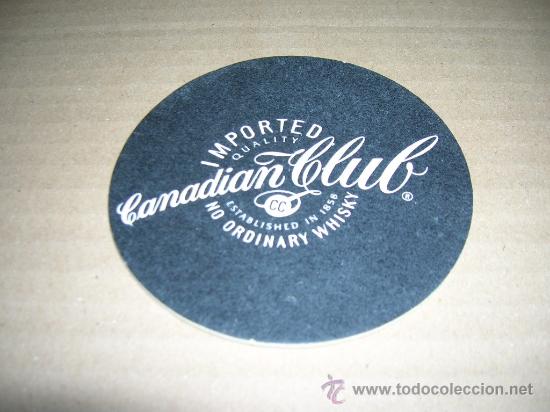 Coleccionismo: Posavasos Whisky Canadian Club. Mide 9 cm., de carton, , casi nuevo.