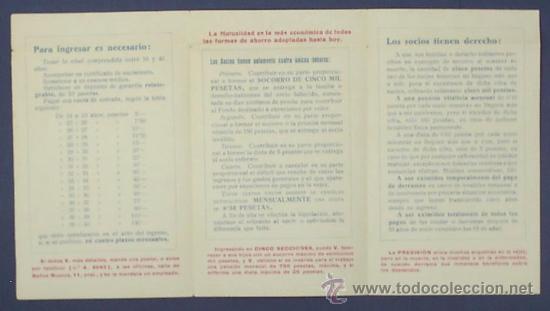 Coleccionismo: TR&Iacute;PTICO AGRUPACI&Oacute;N M&Uacute;TUA DEL COMERCIO Y DE LA INDUSTRIA. REQUISITOS PARA FORMAR PARTE. BCN, 1928. - Foto 2