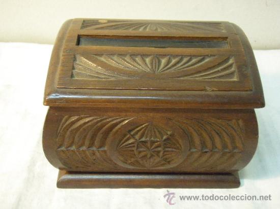 Coleccionismo: CAJA DE MADERA PARA CIGARRILLOS - Foto 1