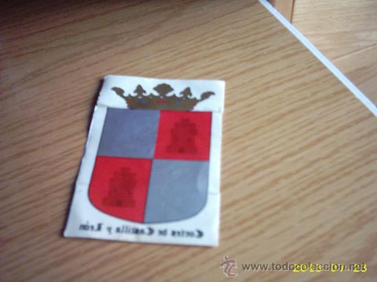 Coleccionismo: Pegatino escudo de Castilla y Le&oacute;n - Foto 1