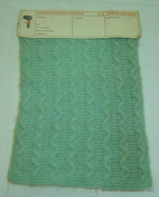 Collezionismo: MUESTRA LABORATORIO DE PUNTO LANAS TORREDEMER MODELO JAZZ medidas 42*29 cms.