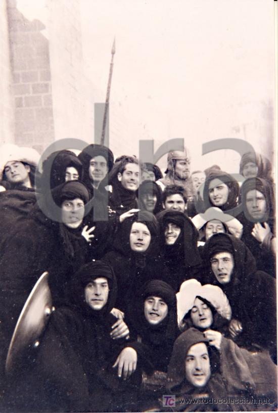 Coleccionismo: CHARLTON HESTON Y GRUPO DE EXTRAS DURANTE EL RODAJE DE EL CID EN PE&Ntilde;ISCOLA, CASTELLON