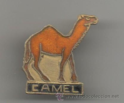 Coleccionismo: INSIGNIA PIN DE TABACO CAMEL CAMELLO - Foto 1