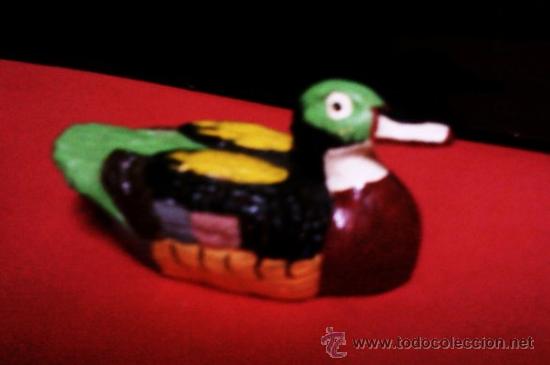 Collecting: miniatura - pato de colores - marmolina - se desconocen datos - 6 cm. x 3 cm.