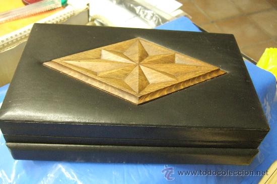 Coleccionismo: CAJA DE TABACO. PIEL Y MADERA. - Foto 1