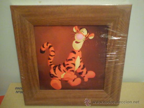 Coleccionismo: cuadro de madera entero winnie the pooh 23x23 con imagen impresa.(mas 4&euro; gasto envio )nuevo