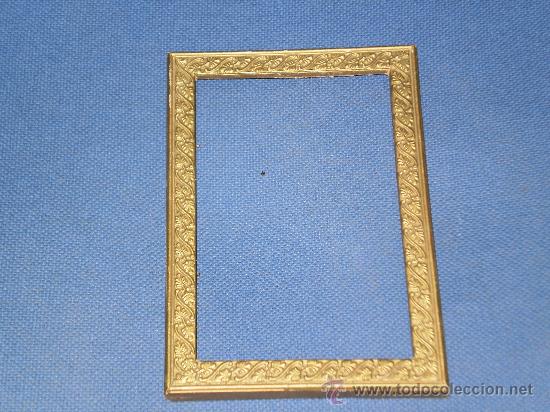 Coleccionismo: MARCO DE MADERA LABRADO ANTIGUO COLOR ORO DUCADO 19,5X13,5