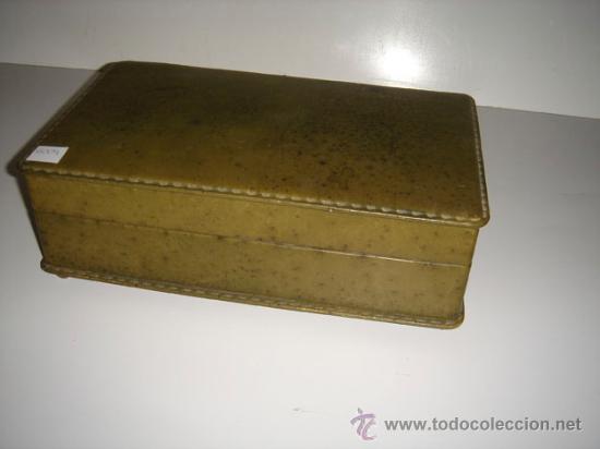 Coleccionismo: Tabaquera de cuero verde. - Foto 2