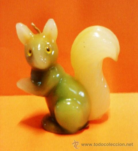 Collecting: ardilla miniatura - vela de cera - verde - ojos tipo cristal - fab. cerart - a&ntilde;os 70 / 80