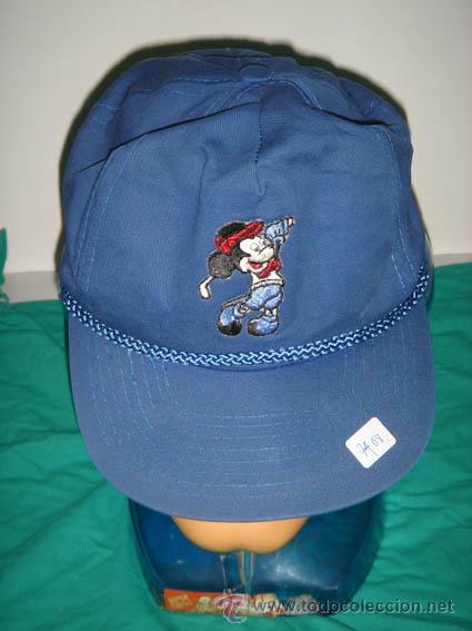 Coleccionismo: Gorra azul marino con imagen de Mickey Mouse en el centro.