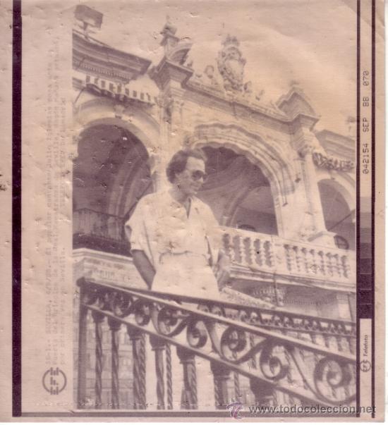 Collecting paper: TELEFOTO DE JULIO IGLESIAS EN LA MAESTRANZA DE SEVILLA DONDE DARIA SU CONCIERTO EN SEVILLA