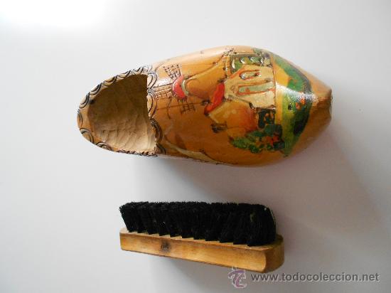 Coleccionismo: zueco holandes en madera con cepillo - Foto 2