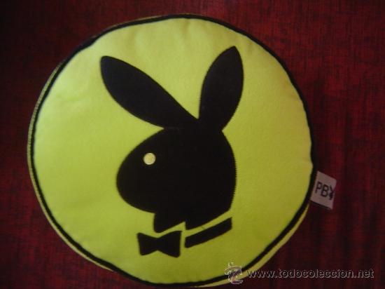 Coleccionismo: PLAYBOY - ALMOHADON AMARILLO REDONDO - Foto 1