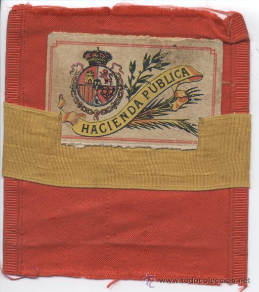 Collectionnisme: Antiguo cartoncito de 6 X 3,6 cm. Hacienda P&uacute;blica, insertado en bandera espa&ntilde;ola de seda.