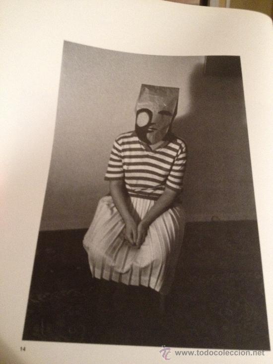 Coleccionismo: L&aacute;mina en papel grueso enmarcable. Chica con m&aacute;scara. Fotograf&iacute;a de Inge Morath.