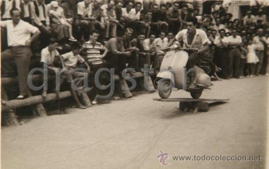 Coleccionismo: GIMCAMA EN VESPA FIESTAS DE TORREBLANCA CASTELLON