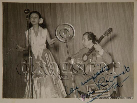 Colecionismo: EL GUITARRISTA FLAMENCO NI&Ntilde;O RICARDO ACOMPA&Ntilde;ANDO A LA CANTANTE ADELFA SOTO