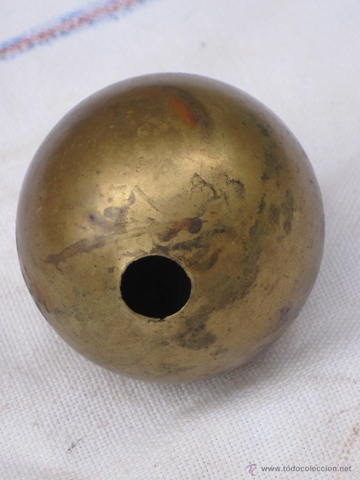 Coleccionismo: BOLA ANTIGUA DE BRONCE. - Foto 2