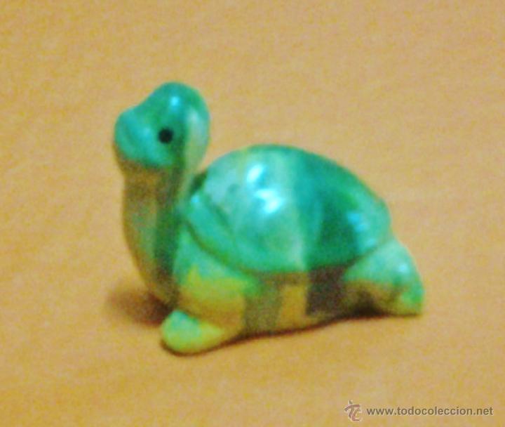 Coleccionismo: miniatura - tortuga - barro - pintada a mano - tonos verdes y amarillos - ver foto - a&ntilde;os 90 - 130