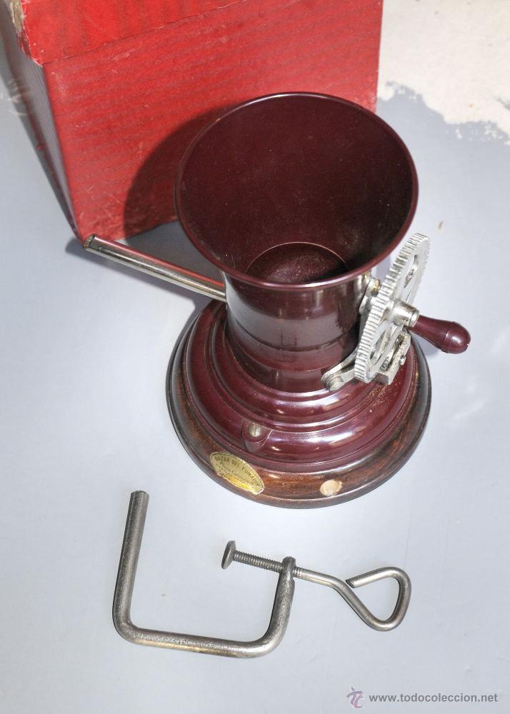 Coleccionismo: Maquina de liar de BAQUELITA - Foto 1