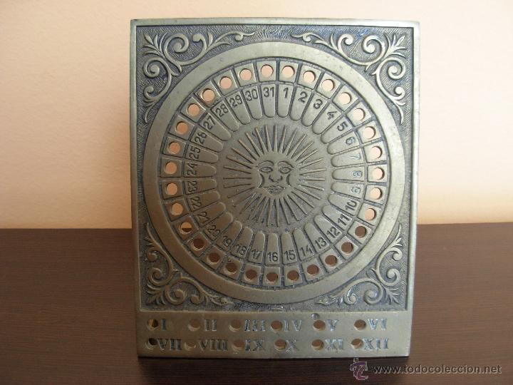 Coleccionismo: Calendario perpetuo de bronce - Foto 5