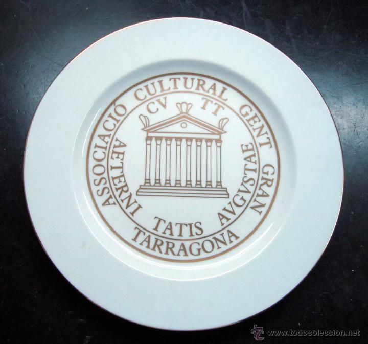 Coleccionismo: Plato de porcelana, ceramica, associacio cultural gent gran Tarragona - 31,5 cm, Isard de Valls
