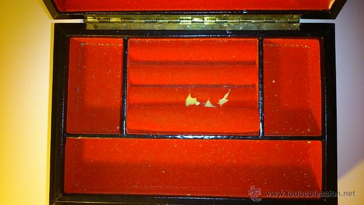 Coleccionismo: Tabaquera de madera forrada en piel. - Foto 7