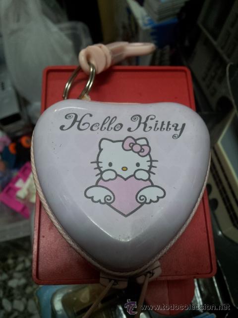 Coleccionismo: MONEDERO METALICO CORAZON CON CREMALLERA HELLO KITTY