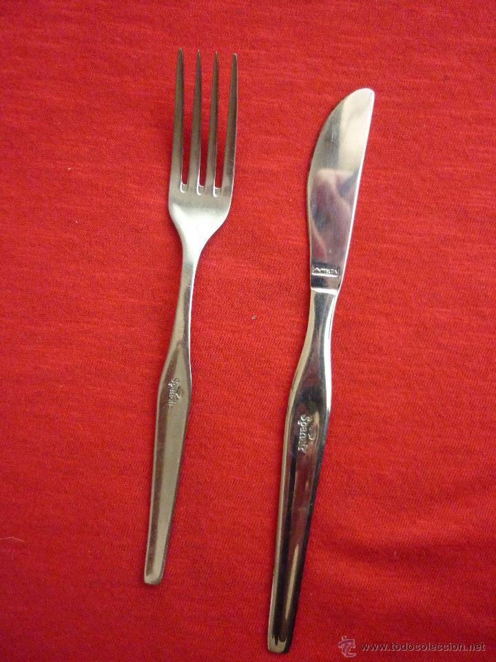 Coleccionismo: TENEDOR Y CUCHILLO DE POSTRE DE LINEAS AEREAS SPANAIR - CUBIERTOS ANTIGUOS - VINTAGE