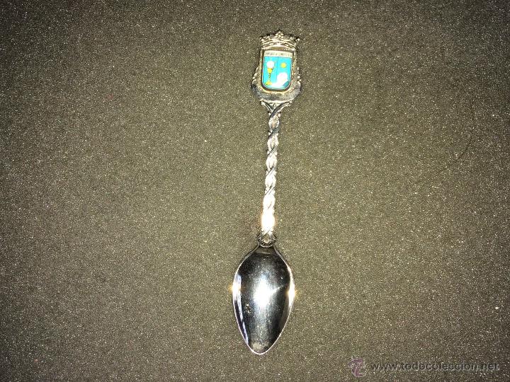 Collecting: CUCHARILLA CON ESCUDO HERALDICO DE SANTIAGO DE COMPOSTELA
