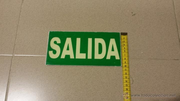 Collecting: ANTIGUA SE&Ntilde;AL DE ALUMINIO LUMINESCENTE SALIDA  MEDIDAS 10X 20 CM (USADA)