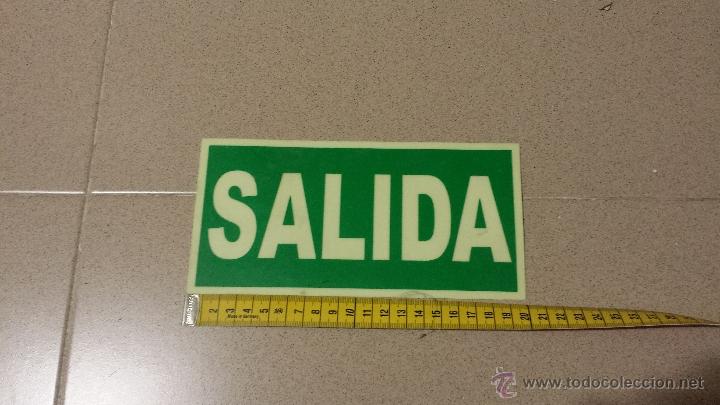 Collectionnisme: SE&Ntilde;AL LUMINESCENTE PLASTICA  DE  SALIDA MEDIDAS 10X 20 CM (USADA)