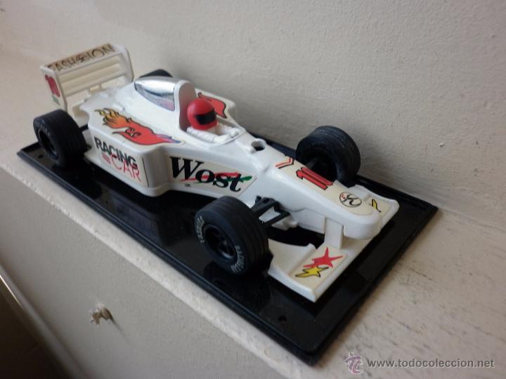 Coleccionismo: MECHERO ENCENDEDOR DE SOBRE MESA CON FORMA DE COCHE DE FORMULA 1 - Foto 2