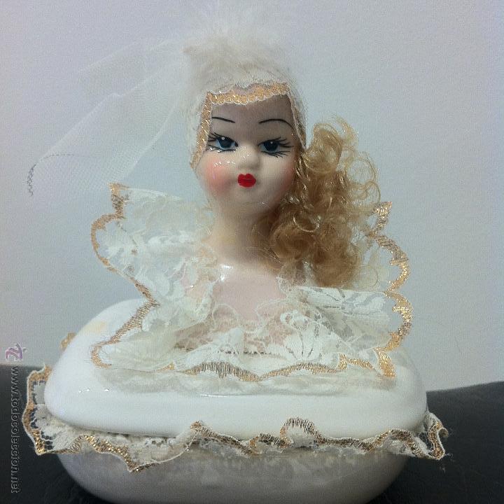 Coleccionismo: BONITO JOYERO CON MU&Ntilde;ECA DE PORCELANA - JOYERO FANTAS&Iacute;A - EN SU CAJA ORIGINAL.