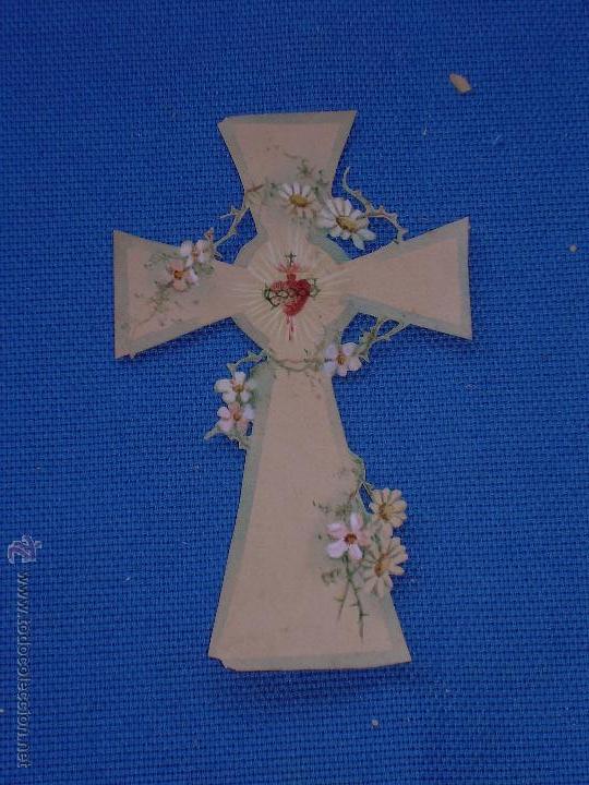 Coleccionismo: ANTIGUA ESTAMPA TROQUELADA CON UNA CRUZ CON EL SAGRADO CORAZON  - LA DE LA FOTO