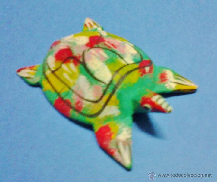 Collecting: miniatura - tortuga - madera decorada a mano - artesania oriental - a&ntilde;os 90 - 129