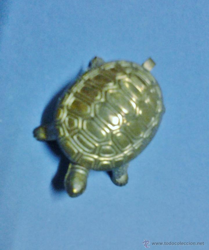 Collecting: miniatura - tortuga - metal alpaca - mini caja - la cola son unas pinzas- pastillero - a&ntilde;os 90 - 178