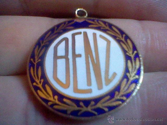 Coleccionismo: medalla o llavero esmalte Benz ( Mercedes ?) 2,8 cms diametro creo unico