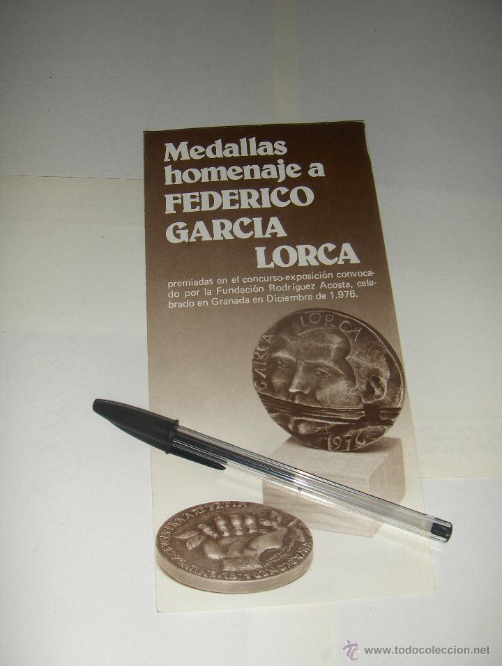 Coleccionismo: MEDALLAS HOMENAJE A FEDERICO GARCIA LORCA, FUNDACION RODRIGUEZ ACOSTA. ALHAMBRA GRANADA 1976.