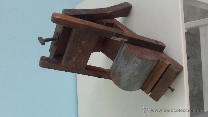 Coleccionismo: maquina rustica de liar tabaco - Foto 3