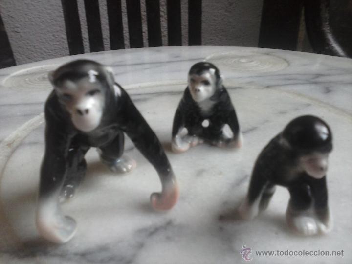 Coleccionismo: Monos miniaturas en porcelana . - Foto 2