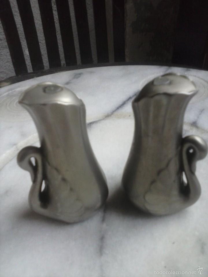 Coleccionismo: SAL Y PIMIENTA-CISNES-METAL. - Foto 2