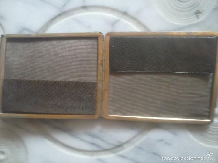Coleccionismo: CARTERA / PITILLERA DE PIEL Y METAL . - Foto 2