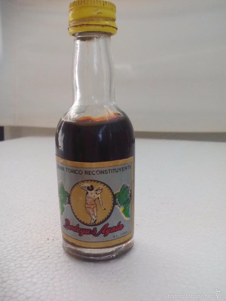 Coleccionismo: Quina t&oacute;nico reconstituyente. Bodegas Ayala MINI BOTELLA. BOTELLIN MINIATURA BOTELLITA. MINIBOTELLA.