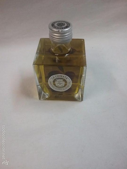 Coleccionismo: BOTELLA DE CRISTAL SIN ABRIR DE ACEITE OLIVA VIRGEN EXTRA LA CHINATA - MAESTROS OLEICOLASDESDE 1932