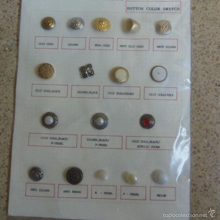 Coleccionismo: Hoja cat&aacute;logo muestrario de 17 botones button distintos 14 met&aacute;licos