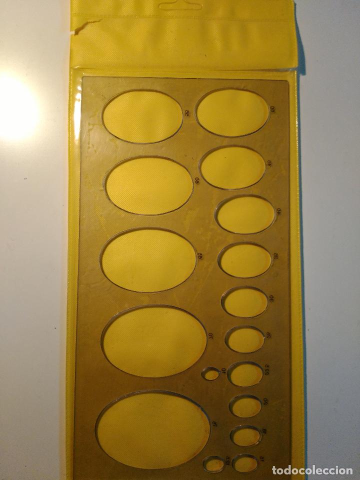 Collectionnisme: Regla de dibujo t&eacute;cnico. &Oacute;valos de diferentes tama&ntilde;os. Con su estuche.